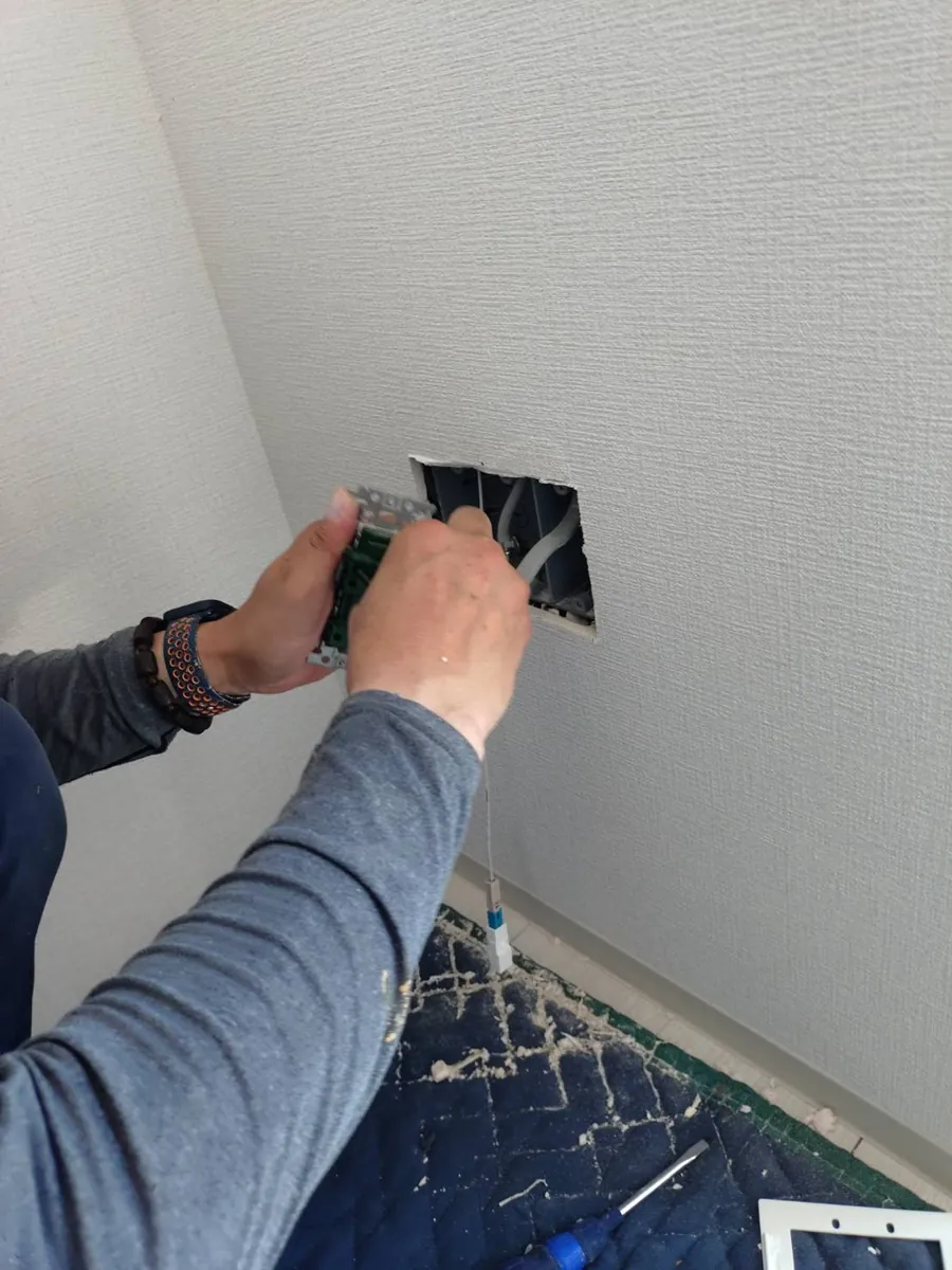 スイッチボックス内の結線